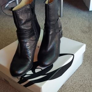 Heeled boots